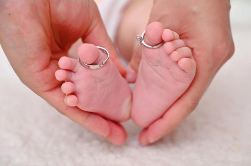 伊犁哈萨克孕妇肚子隐隐作痛